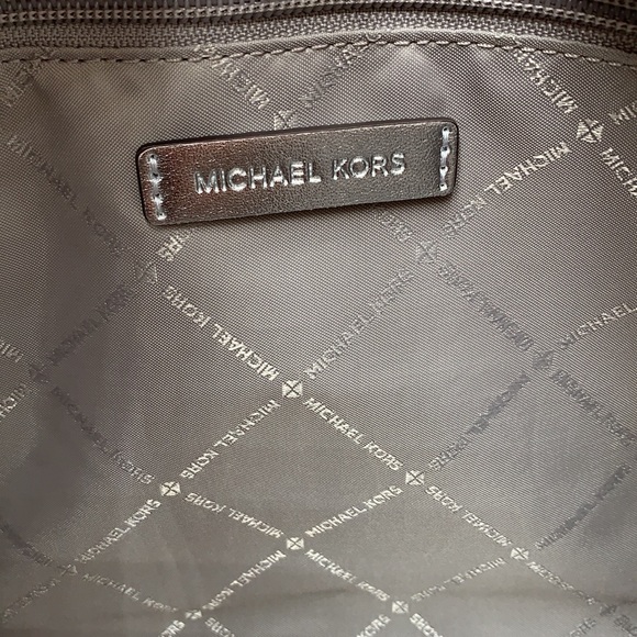 Michael Kors Jet Set Travel Large Chained Tote Shoulder Bag MK 
Silver

NWT - Picture 10 of 16